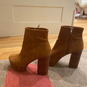 Steve Madden brown suede heeled booties. Size 8.